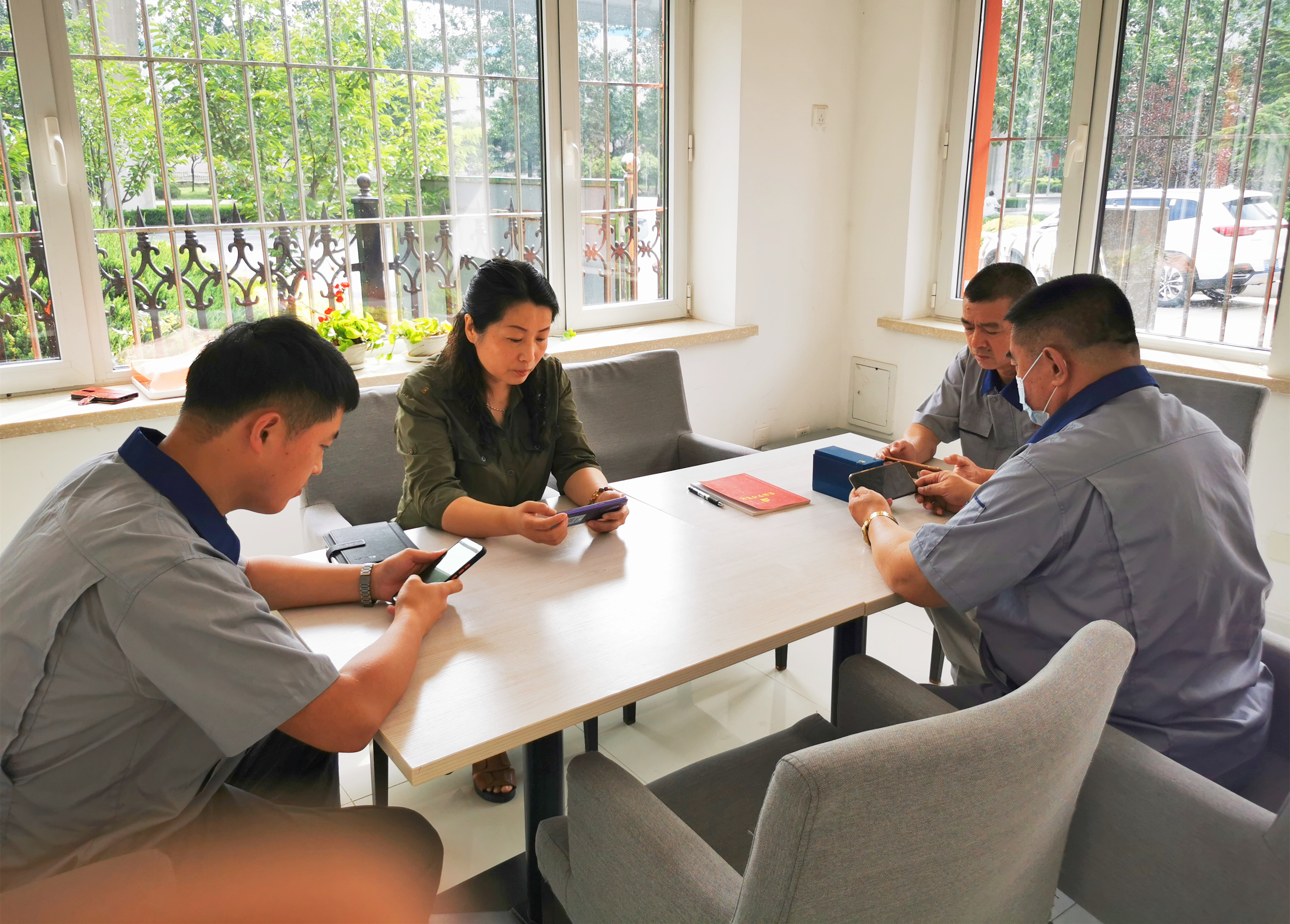 ˫�������Թ�ֱ��